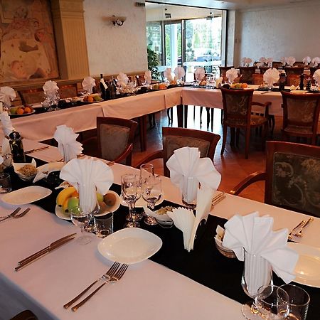 Terra Europe Brontes Hotel Targovishte  Eksteriør bilde