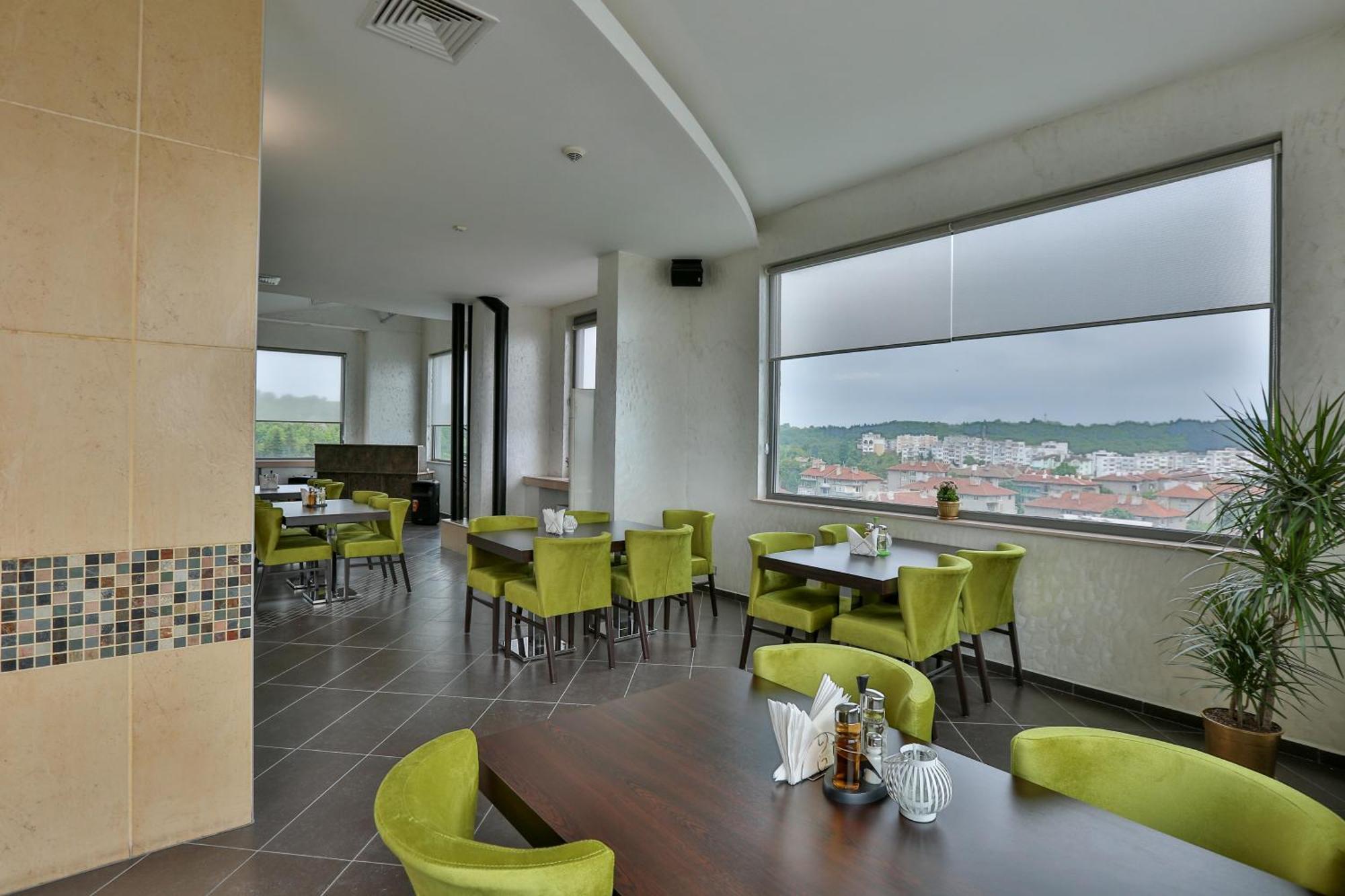 Terra Europe Brontes Hotel Targovishte  Eksteriør bilde