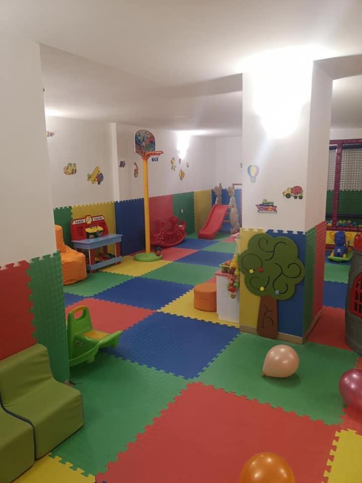 Terra Europe Brontes Hotel Targovishte  Eksteriør bilde
