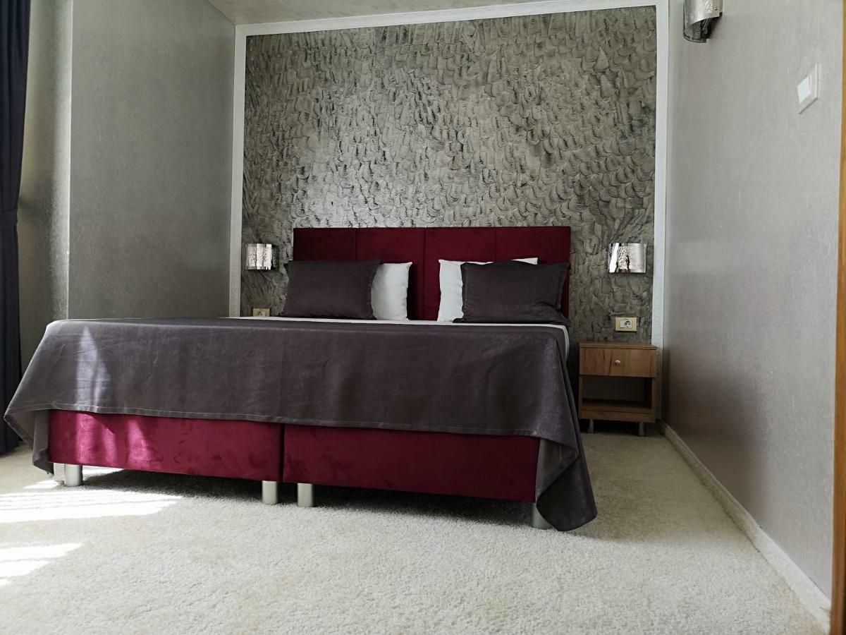 Terra Europe Brontes Hotel Targovishte  Eksteriør bilde