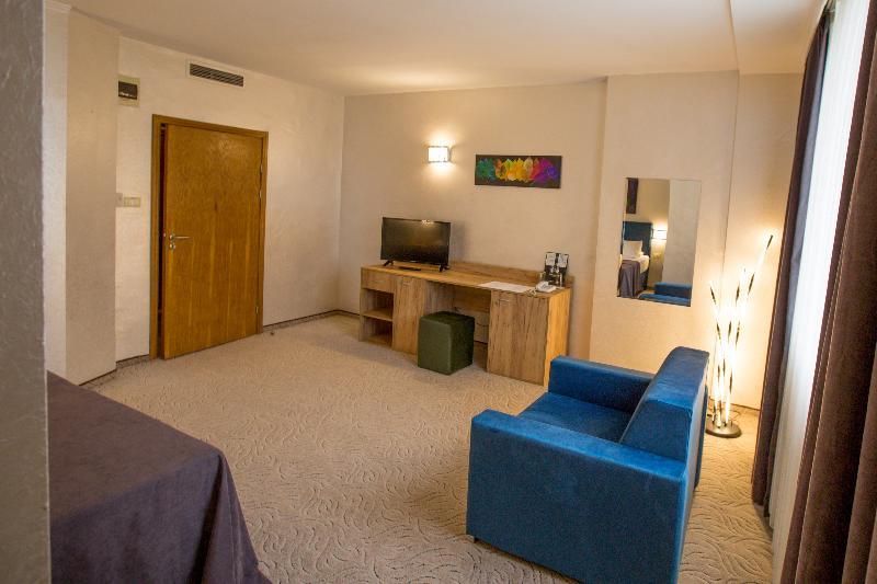 Terra Europe Brontes Hotel Targovishte  Eksteriør bilde